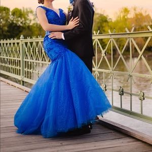 Prom dress. Size 4. Great condition!